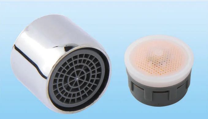 Faucet aerator